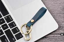 Load image into Gallery viewer, Leather Keychain Pocket for Car Keys Clip Ring Women Men Handmade Accessories DIY Gift 2019 New Solid Brown